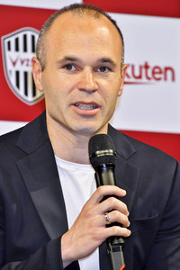 Pressekonferenz mit Andrés Iniesta in Tokio