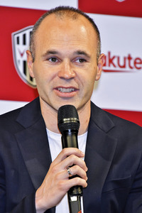 Pressekonferenz mit Andrés Iniesta in Tokio