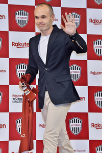 Pressekonferenz mit Andrés Iniesta in Tokio