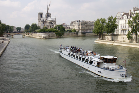 Sightseeing Paris