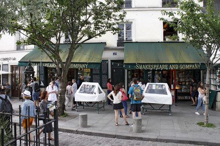 Sightseeing Paris
