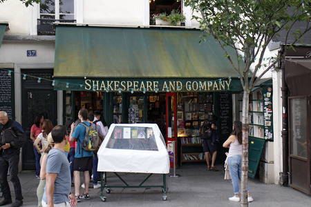 Sightseeing Paris