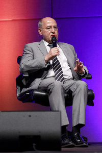 Gregor Gysi auf der 6. phil.cologne in Köln