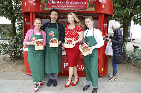 Erdbeer-Charity-Verkauf in Hamburg