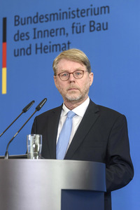 Pressekonferenz zur Neubesetzung der Leitung des BAMF in Berlin