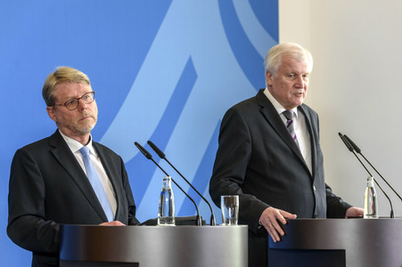 Pressekonferenz zur Neubesetzung der Leitung des BAMF in Berlin