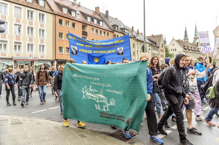 Demonstration 'Bildung statt Abschiebung' in Nürnberg