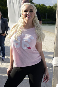 Präsentation der Uncle Sam-Sportswear-Kollektion by Daniela Katzenberger in Köln
