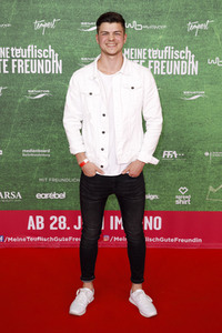 Filmpremiere 'Meine teuflisch gute Freundin' in Köln