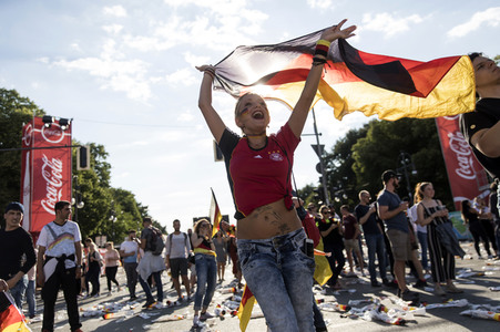 FIFA WM Public Viewing Deutschland gegen Südkorea in Berlin