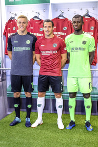 Präsentation der neuen Hannover 96 Trikots in Hannover