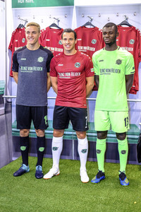 Präsentation der neuen Hannover 96 Trikots in Hannover