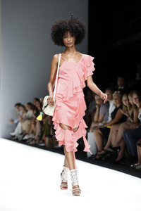 Lana Mueller Fashion Show auf der Berlin Fashion Week Spring/Summer 2019