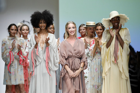 Lana Mueller Fashion Show auf der Berlin Fashion Week Spring/Summer 2019