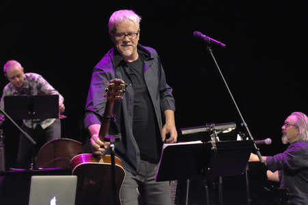 Konzert von Tim Robbins and The Rogues Gallery Band in Karlsbad