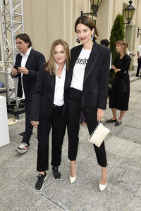 Gruppenausstellung des Kulturformats Der Berliner Salon auf der Berlin Fashion Week Spring/Summer 2019