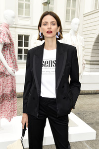 Gruppenausstellung des Kulturformats Der Berliner Salon auf der Berlin Fashion Week Spring/Summer 2019