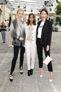 Gruppenausstellung des Kulturformats Der Berliner Salon auf der Berlin Fashion Week Spring/Summer 2019