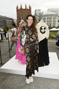 Gruppenausstellung des Kulturformats Der Berliner Salon auf der Berlin Fashion Week Spring/Summer 2019