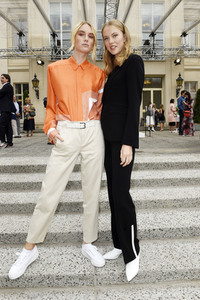 Gruppenausstellung des Kulturformats Der Berliner Salon auf der Berlin Fashion Week Spring/Summer 2019