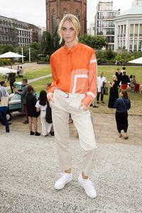 Gruppenausstellung des Kulturformats Der Berliner Salon auf der Berlin Fashion Week Spring/Summer 2019