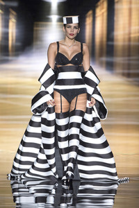 Andres Sarda Fashion Show auf der Mercedes-Benz Fashion Week Madrid Spring/Summer 2019