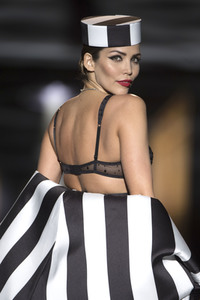 Andres Sarda Fashion Show auf der Mercedes-Benz Fashion Week Madrid Spring/Summer 2019