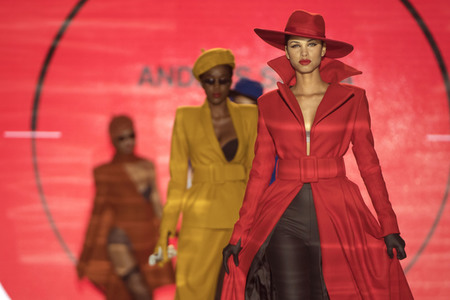 Andres Sarda Fashion Show auf der Mercedes-Benz Fashion Week Madrid Spring/Summer 2019