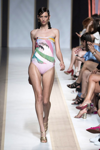 Dolores Cortés Fashion Show auf der Mercedes-Benz Fashion Week Madrid Spring/Summer 2019