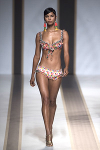 Dolores Cortés Fashion Show auf der Mercedes-Benz Fashion Week Madrid Spring/Summer 2019