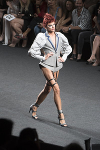 Ana Locking Fashion Show auf der Mercedes-Benz Fashion Week Madrid Spring/Summer 2019