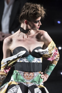 Ana Locking Fashion Show auf der Mercedes-Benz Fashion Week Madrid Spring/Summer 2019