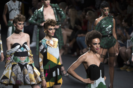 Ana Locking Fashion Show auf der Mercedes-Benz Fashion Week Madrid Spring/Summer 2019