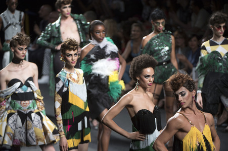 Ana Locking Fashion Show auf der Mercedes-Benz Fashion Week Madrid Spring/Summer 2019