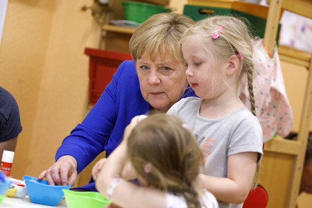 Angela Merkel besucht Caritas Zentrum in Köln
