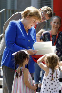 Angela Merkel besucht Caritas Zentrum in Köln