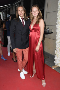 Red Summer Night by BUNTE.de in München