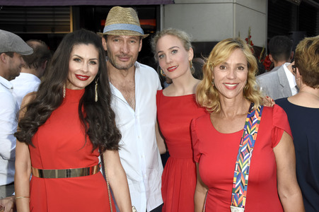 Red Summer Night by BUNTE.de in München