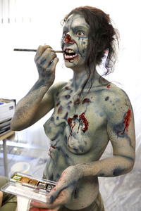 GEEK ART: Zombie-Apokalypse / Zombie Apocalypse Bodypainting