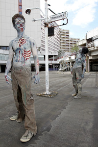 GEEK ART: Zombie-Apokalypse / Zombie Apocalypse Bodypainting