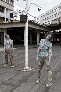 GEEK ART: Zombie-Apokalypse / Zombie Apocalypse Bodypainting