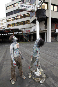 GEEK ART: Zombie-Apokalypse / Zombie Apocalypse Bodypainting