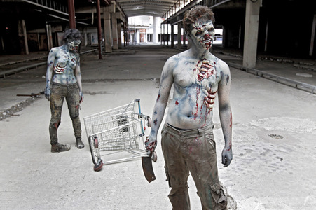 GEEK ART: Zombie-Apokalypse / Zombie Apocalypse Bodypainting