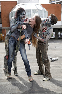 GEEK ART: Zombie-Apokalypse / Zombie Apocalypse Bodypainting