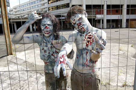GEEK ART: Zombie-Apokalypse / Zombie Apocalypse Bodypainting