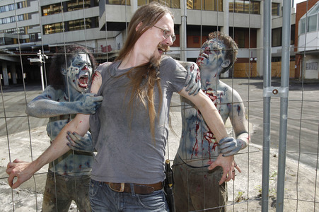 GEEK ART: Zombie-Apokalypse / Zombie Apocalypse Bodypainting