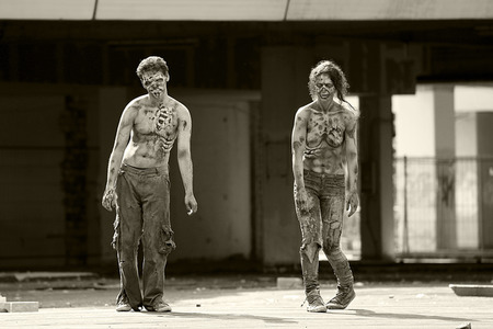 GEEK ART: Zombie-Apokalypse / Zombie Apocalypse Bodypainting