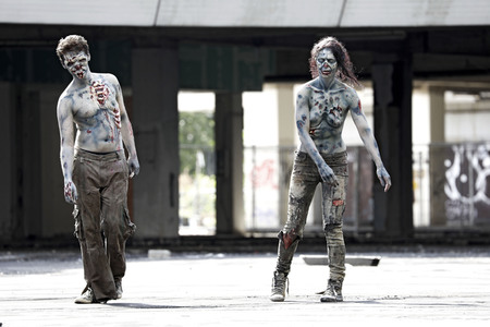 GEEK ART: Zombie-Apokalypse / Zombie Apocalypse Bodypainting
