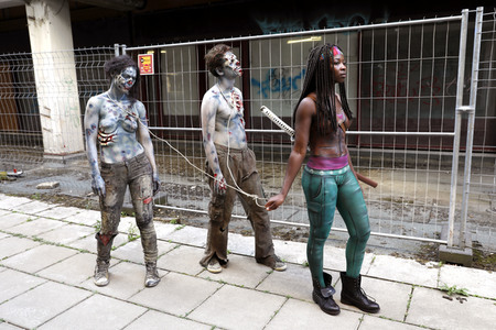GEEK ART: Zombie-Apokalypse / Zombie Apocalypse Bodypainting