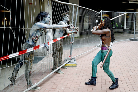 GEEK ART: Zombie-Apokalypse / Zombie Apocalypse Bodypainting
